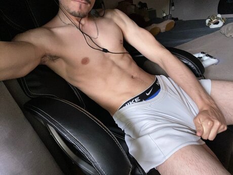 Jules 28k actrice de grande qualité des photos