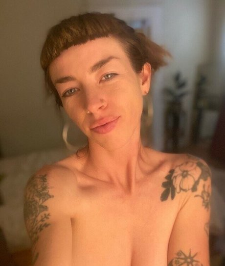 Aralia Hunt actrice érotique collection