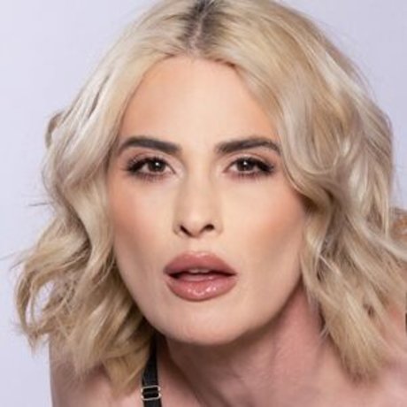 Lucy Hart actrice sexy collection