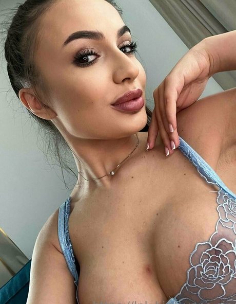 jolie ébène onlyfans nu érotique photo