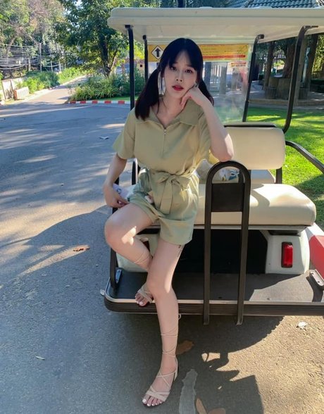 Akijun modèle artistique des photos