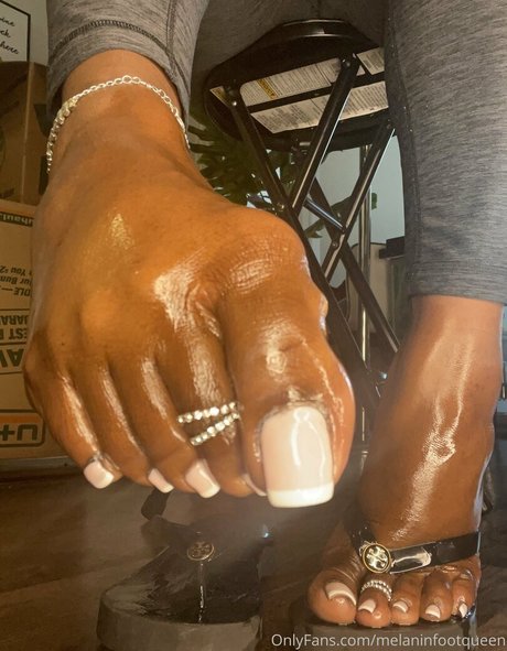 queenmelaninsdungeonn modèle joli img