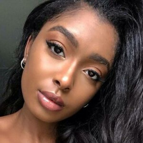 Jourdan Riane belle actrice images