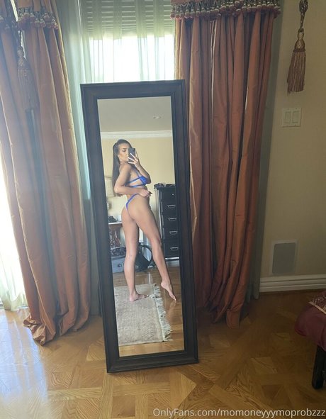 petite ébène onlyfans nus de haute qualité galerie