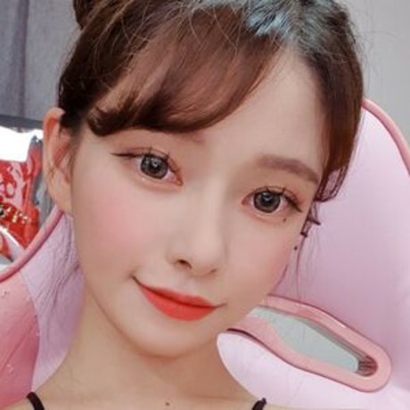 BJ Deer star du porno gratuite img