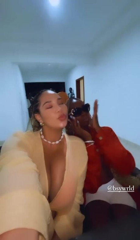 mamie milf onlyfans exclusivité pornographique archive