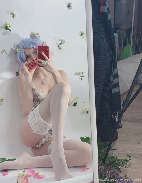 Tsukides star exclusive photos