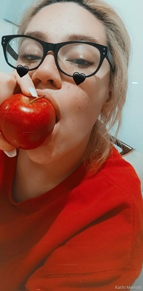 menottikathi modèle sexy photo