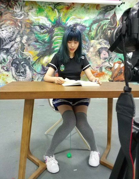 chengzidasi modèle sympa des photos