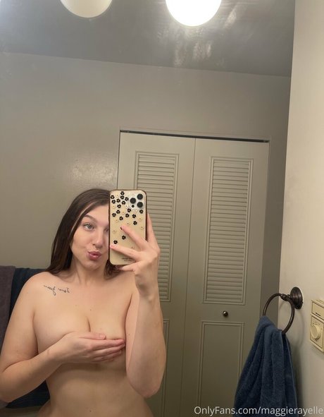 maggierayelle star du porno érotique photos