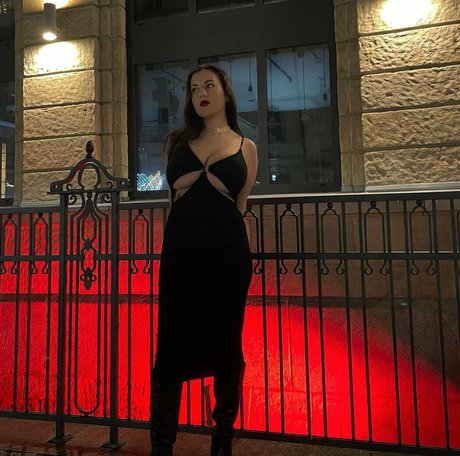 gtnlmts modèle sexy image