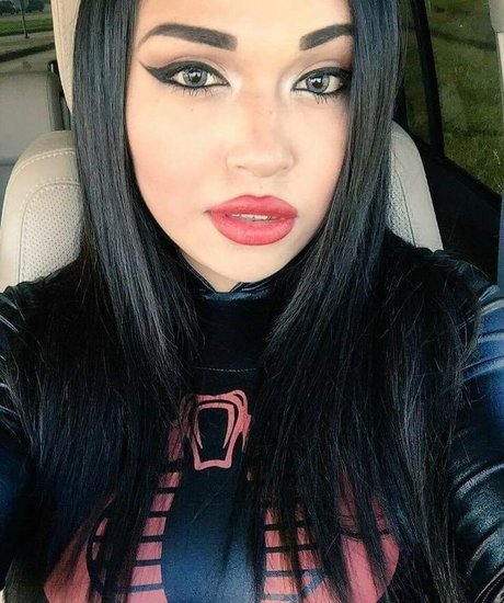 pieds de grand-mère uniquementfans nus chauds img