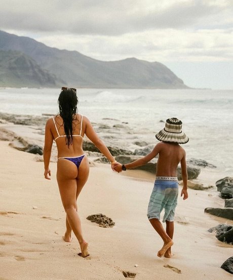 joi uniquementfans nu gratuit image