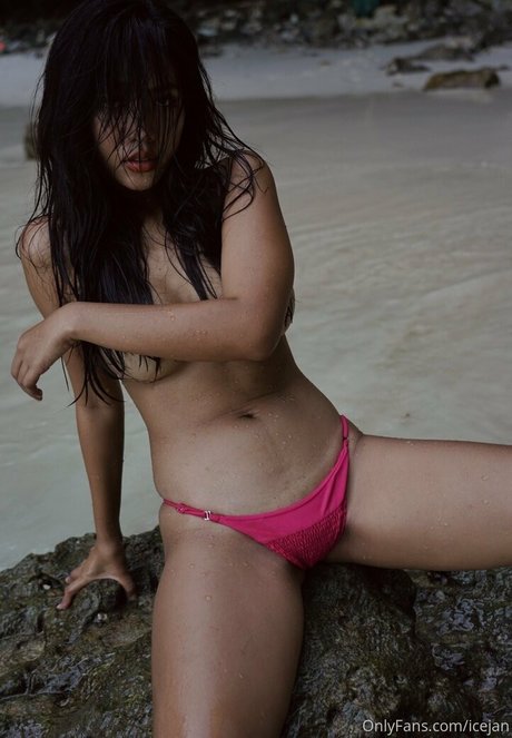 Janjira Panya star du porno parfaite image