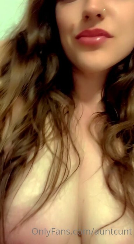 auntcunt étoile exclusive photo