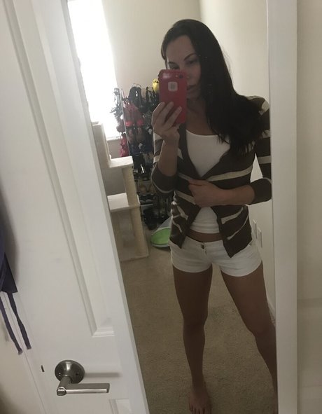 milf aux cheveux noirs onlyfans sexe artistique images