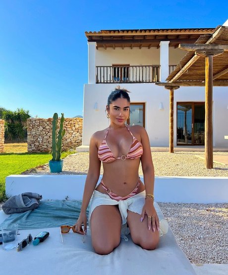 épouse infidèle onlyfans parfait et sexy photos