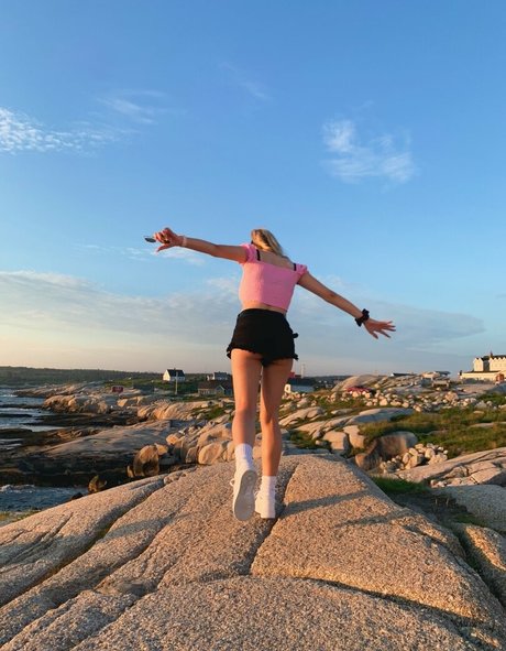 blonde en forme onlyfans haut por archive