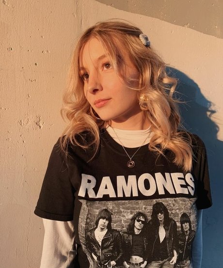 tatouages ​​blonds onlyfans art sexy des photos