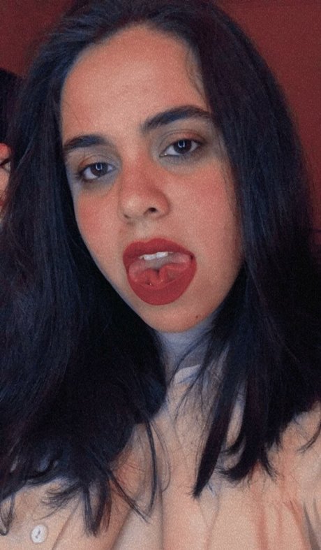 Goddes Nini modèle xxx photo