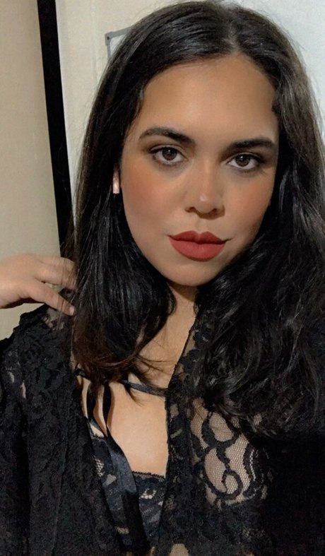 Goddes Nini haut de star du porno img