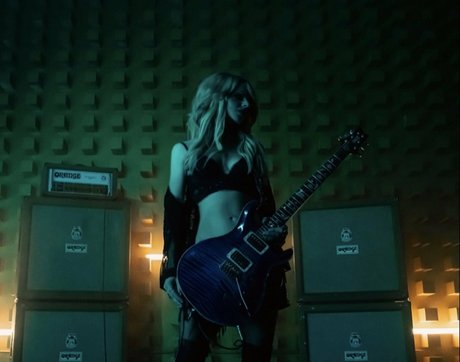 Orianthi modèle image