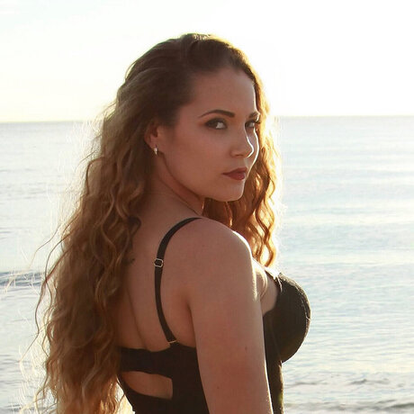 cosplay milf uniquementfans chaud nu image