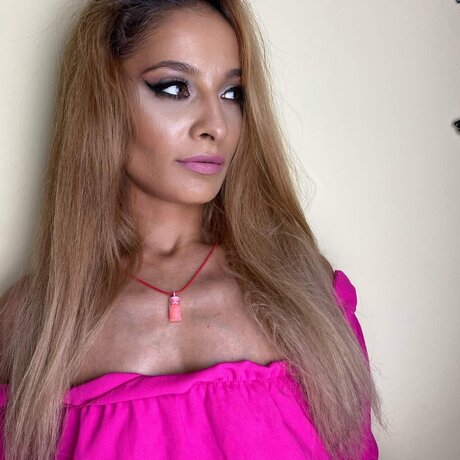 Hanaah 23 actrice chaude archive