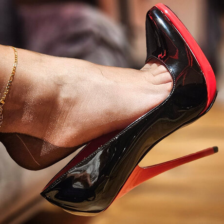 nylonheelsqueen beau modèle photo