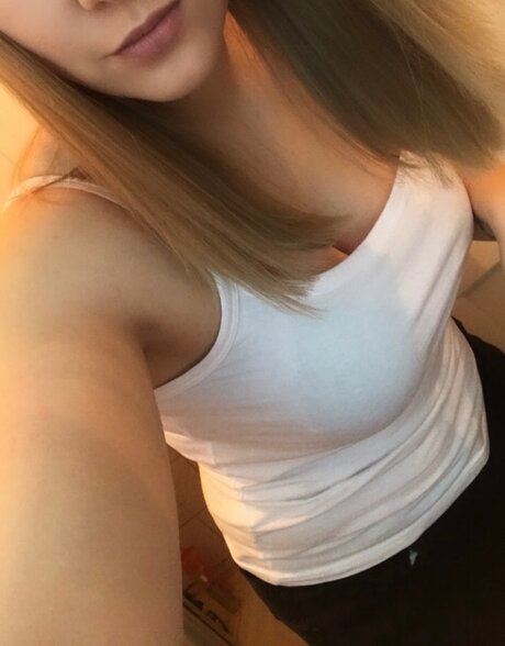 _blondi 22 actrice artistique archive