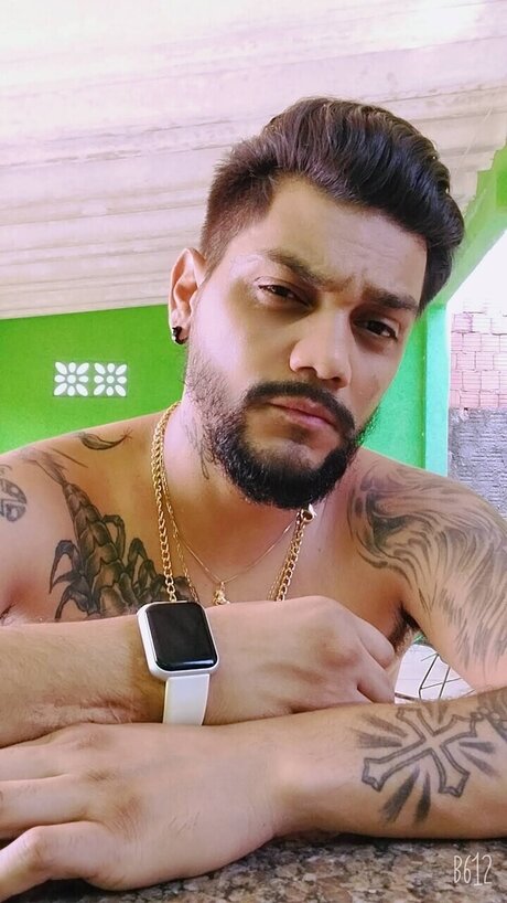 Bruno21Cm actrice chaude galerie