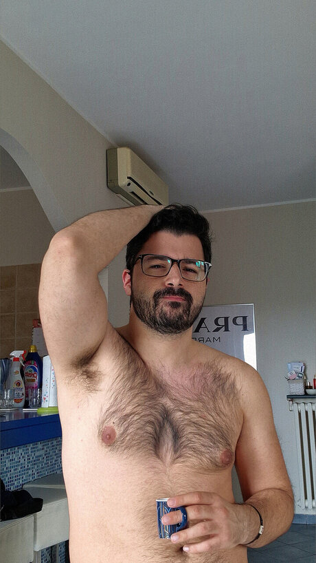 Plutone_ modèle nu galeries