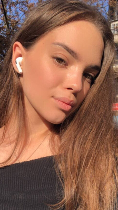 Bunny 19 years old_ modèle artistique archive