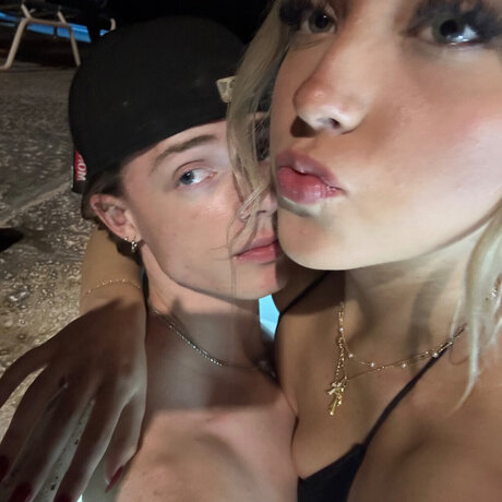 latina solo onlyfans adulte de haute qualité image