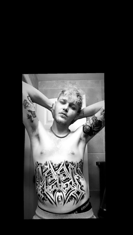 Kodiak The Legend modèle sexy archive