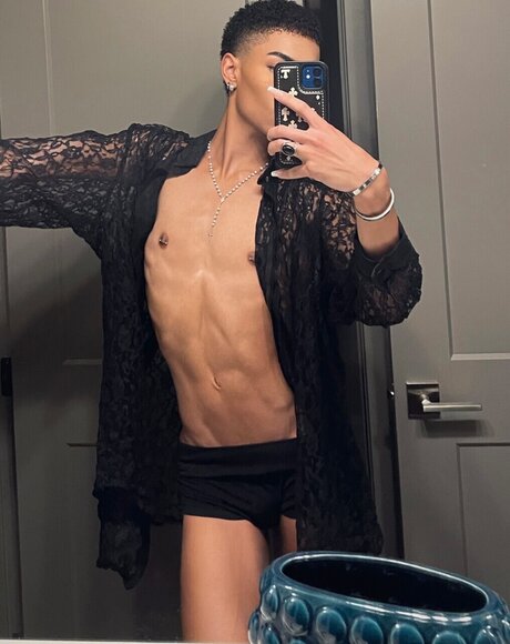 Luka Babineaux modèle pornographique collection