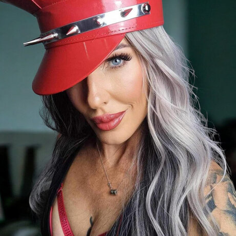 Mezakeen actrice pornographique photos