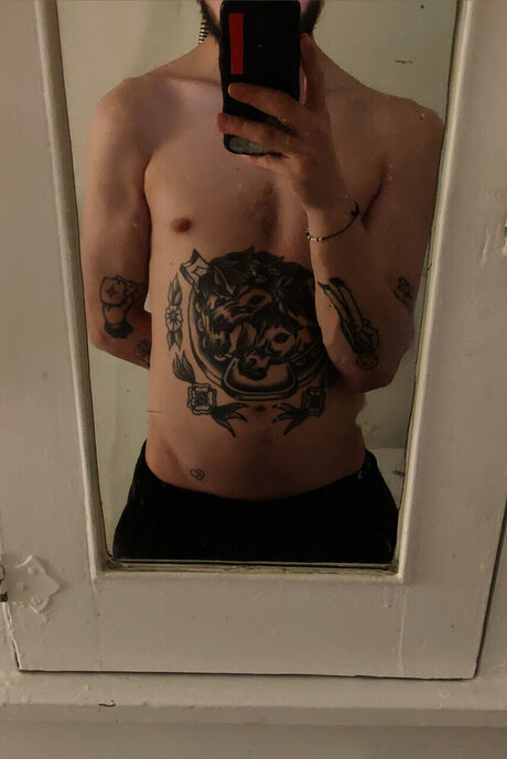 Weenie Hut actrice nue des photos