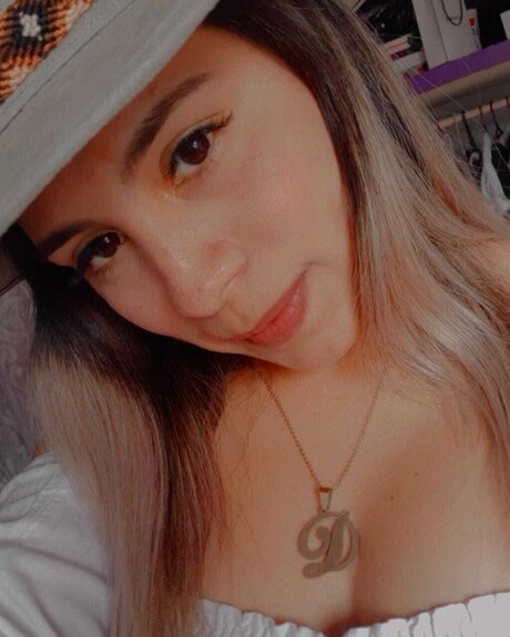 Danely16_ star du porno en haute qualité photo