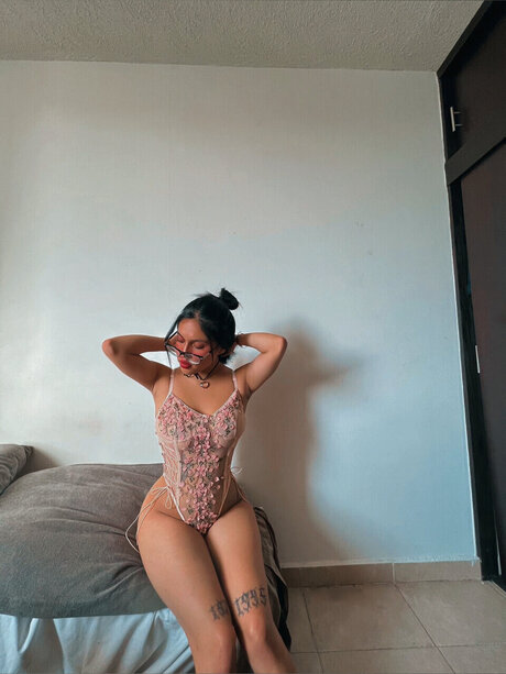 Absi modèle magnifique photo