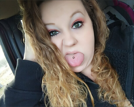 Macie Mae nus de stars du porno archive