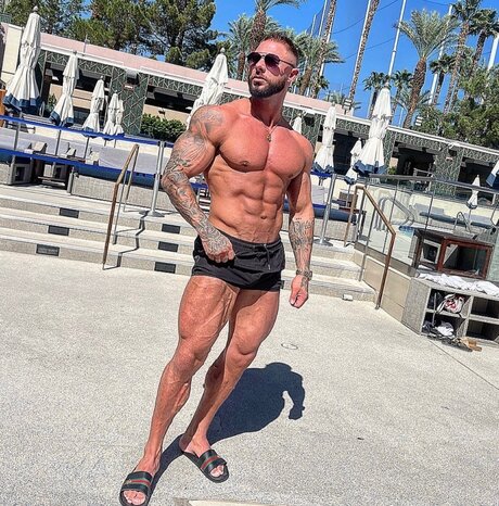 Kirk O Brien étoile gratuite archive