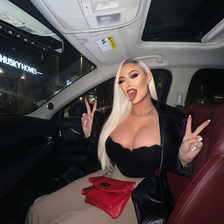 Sasha Carmine art de star du porno des photos