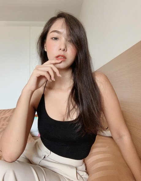 Nachpatcharawee modèle sympa image