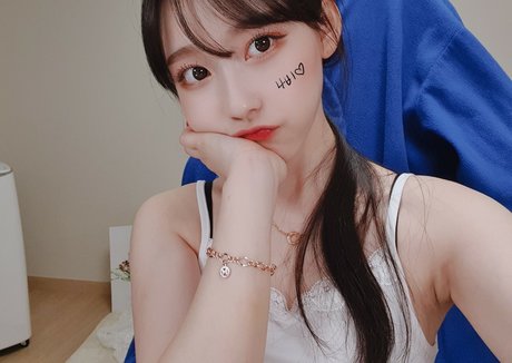 rofvmtm actrice xxx galerie