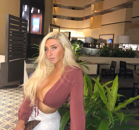 Sarah Baer étoile chaude image