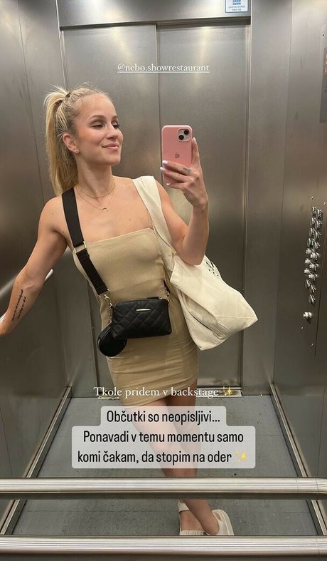 Nadja Arhar star du porno de haute qualité image