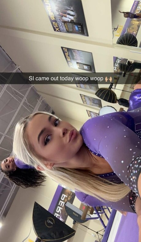 fille courbée dà côté onlyfans sexe parfait archive