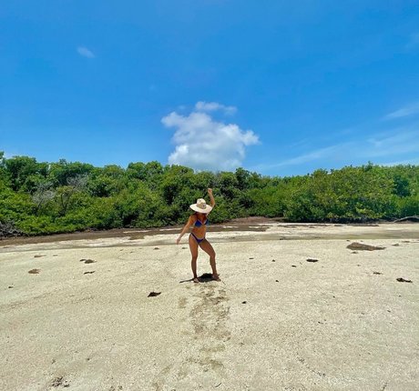 reine de pique onlyfans nu sympa image