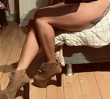 miss sexy feet modèle nu collection